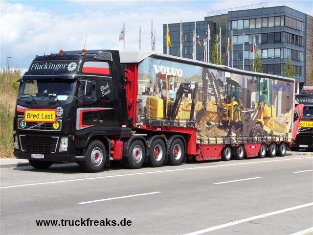 20080919 1022272396 fluckinger black snake volvo fh16neu gapltieflader-sz
