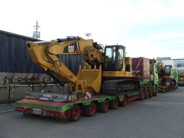 20080412 1210415534 jung  leyener mb actros titan 4153 -337