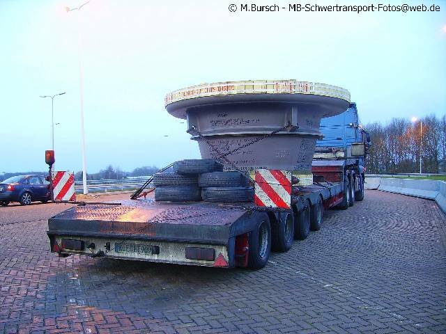 20080627 1344266489 man-tga-33530-xxl-peters-pt520-bursch-281207-04