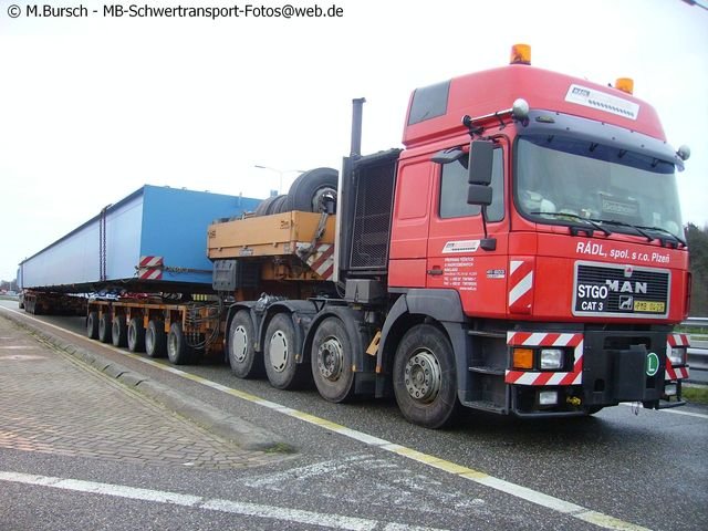 20080323 1773217966 man-f2000-41603-radl-pmb0423-bursch-051207-13