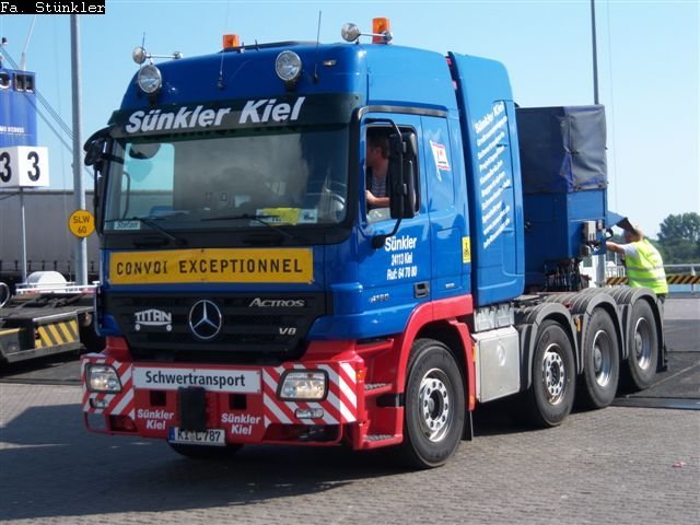 100 0596