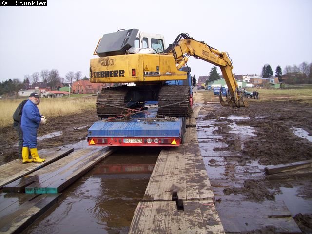 Bergung Bagger in Russee März 2009 018