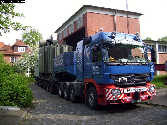 Einsatz Travo Umsetzung in Lübeck mit Tieflader 001