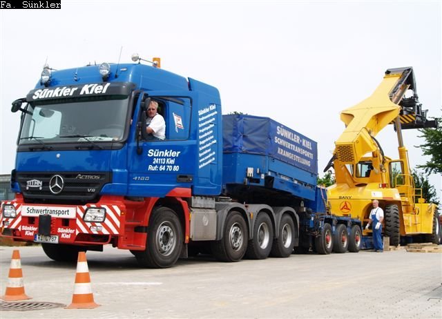 Staplertransport von Bornhöved nach Kiel Ostuferhafen 001
