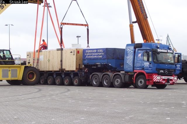 Tieflader Kiste im Ostuferhafen Kiel 2009 011
