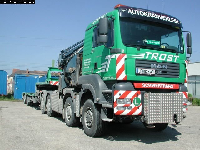 MAN TGA 41.480 Schwerlastzug mit schweren Kran Trost