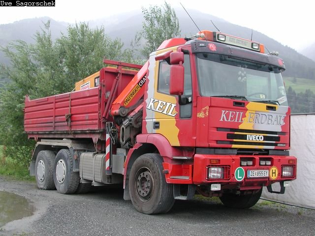 Iveco Cursor Kipper mit Kran Keil ZE855EY